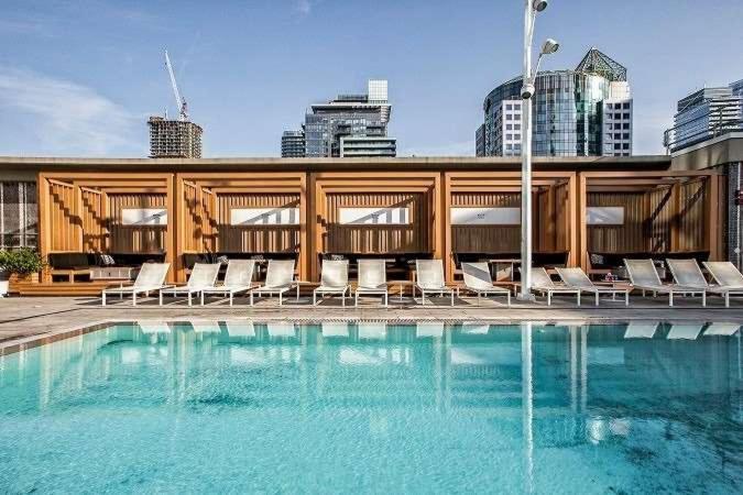 Front Street Suites Торонто Екстериор снимка
