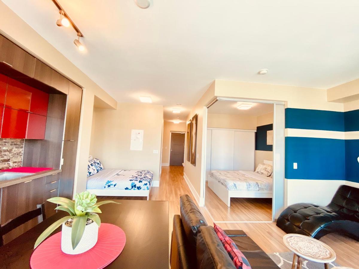 Front Street Suites Торонто Екстериор снимка