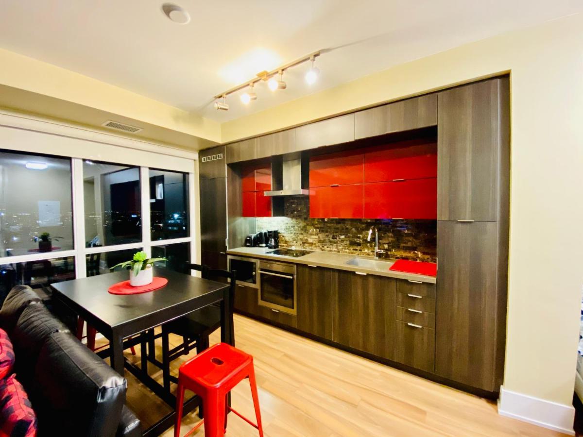 Front Street Suites Торонто Екстериор снимка