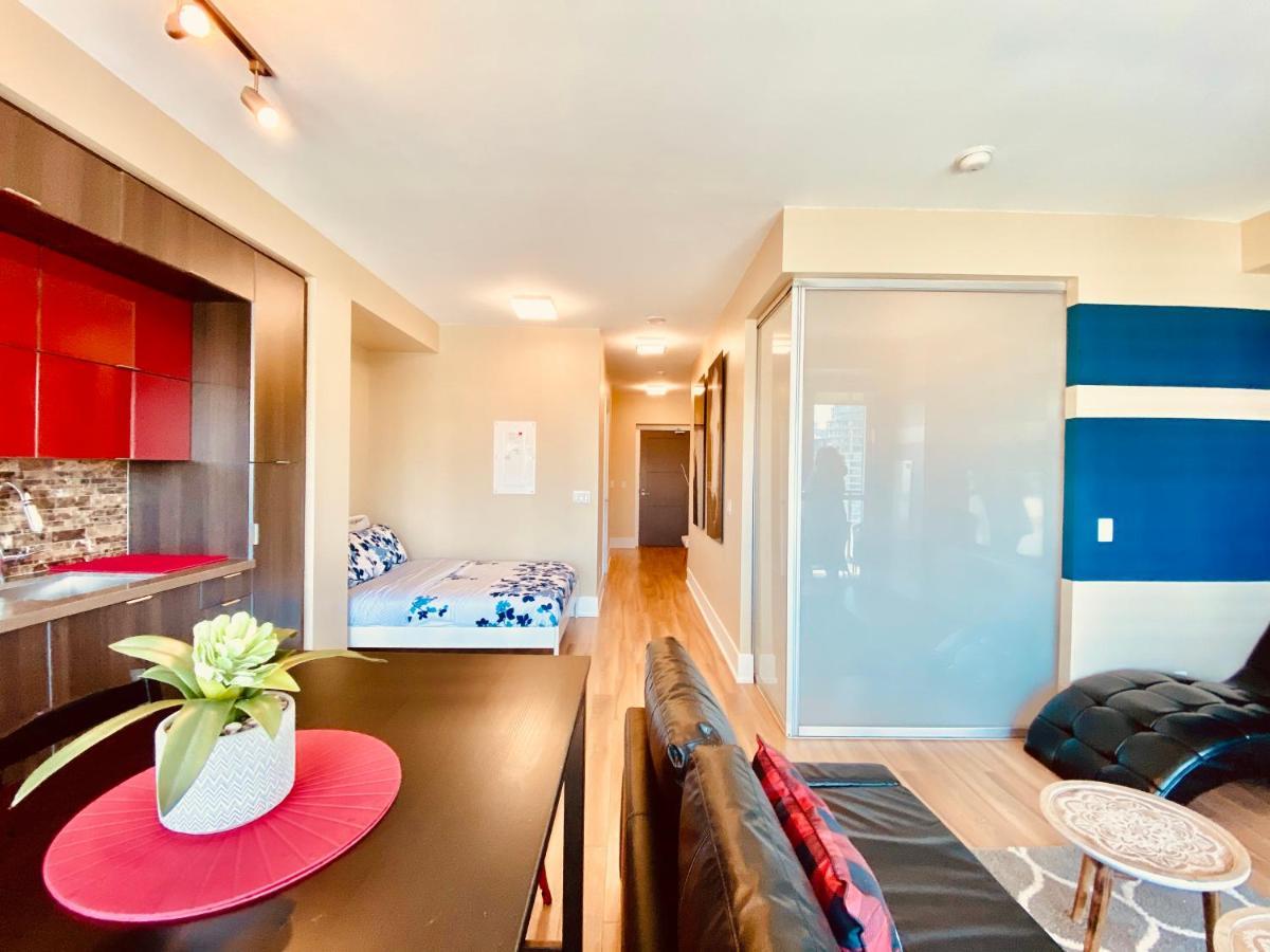 Front Street Suites Торонто Екстериор снимка