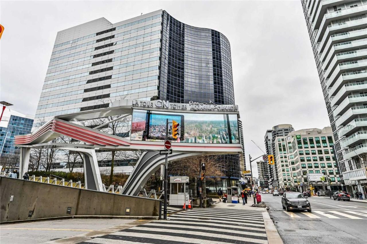 Front Street Suites Торонто Екстериор снимка